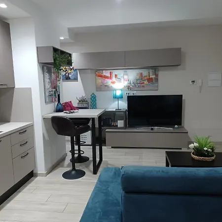 Residenza Sul Mare * 西维尔诺瓦·马尔凯