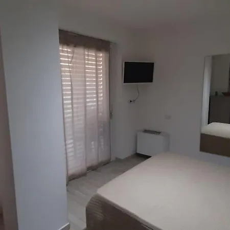 Residenza Sul Mare 西维尔诺瓦·马尔凯