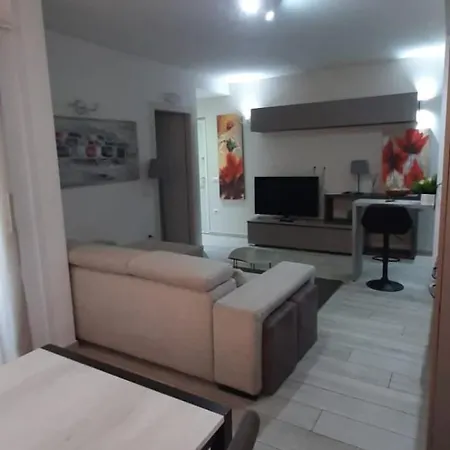 Residenza Sul Mare * 西维尔诺瓦·马尔凯