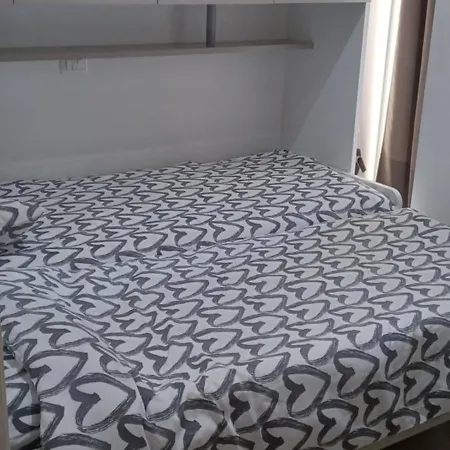 Residenza Sul Mare * 西维尔诺瓦·马尔凯
