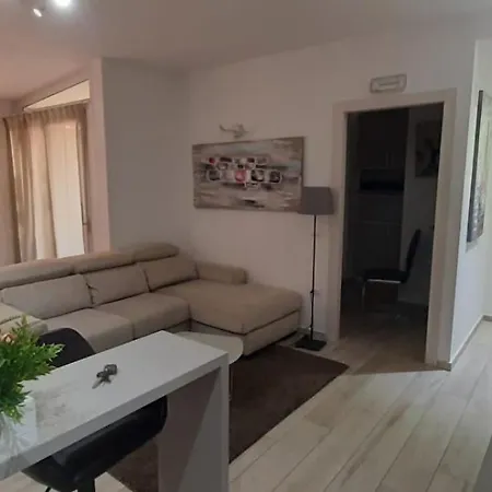 Residenza Sul Mare 公寓 西维尔诺瓦·马尔凯