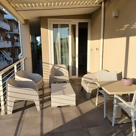 Residenza Sul Mare 西维尔诺瓦·马尔凯