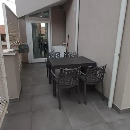 Residenza Sul Mare * 西维尔诺瓦·马尔凯