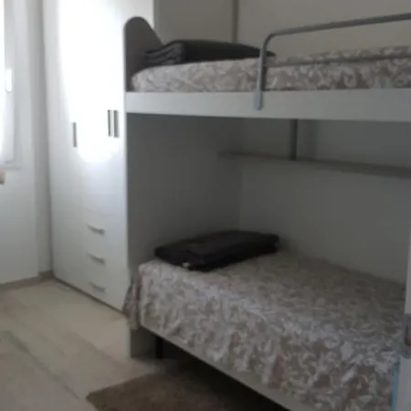 Residenza Sul Mare * 西维尔诺瓦·马尔凯